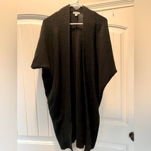 Woman’s Merona black short sleeve Merona top